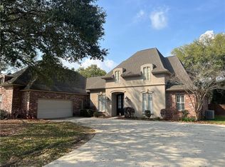 12 Red Oak Ln, Covington, LA 70433