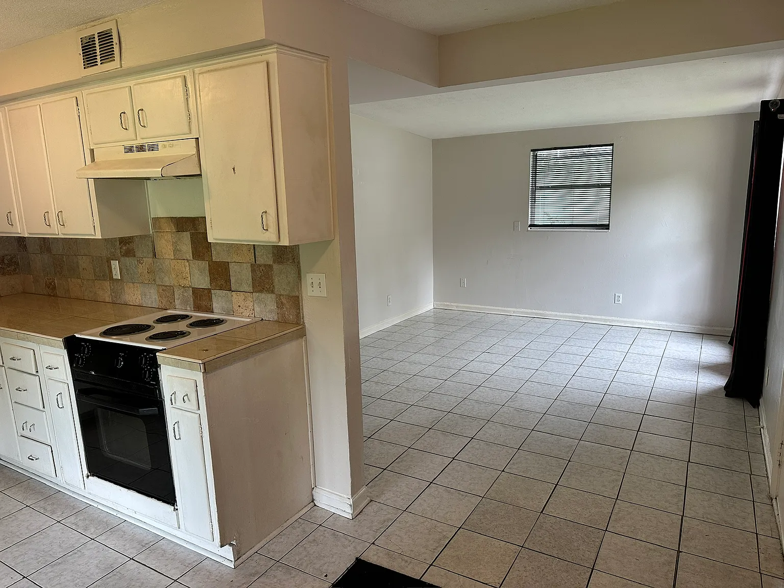 3 bed, 864 sqft, $1,200 — Photo 3