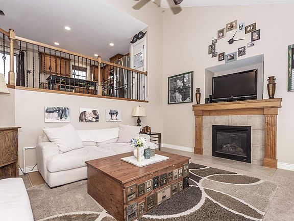 4th image of 216 Caroline Ct