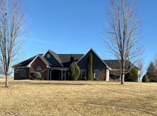 7652 Prairie View Ln, Dubuque, IA 52003