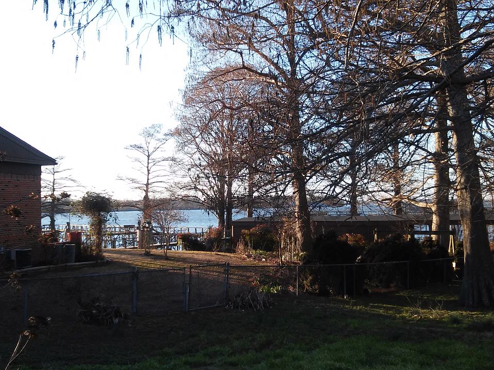 2nd image of 123 Horseshoe Point