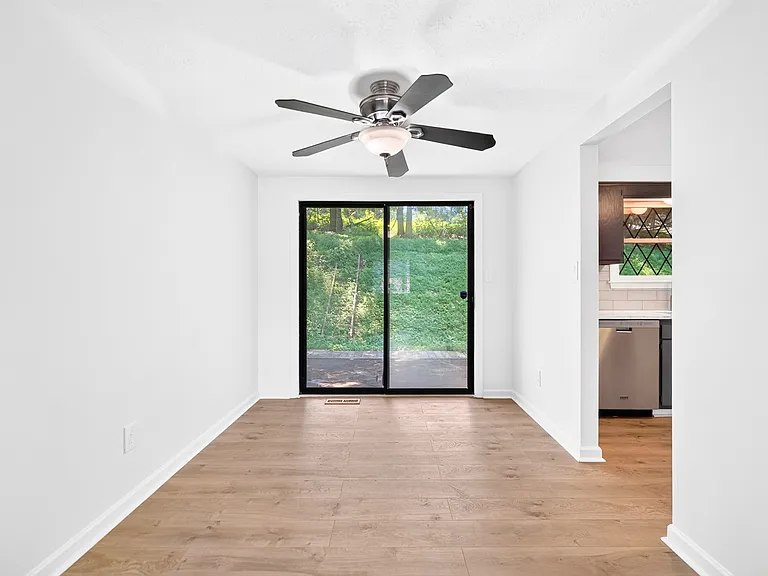 307 Lancers Way — Photo 11