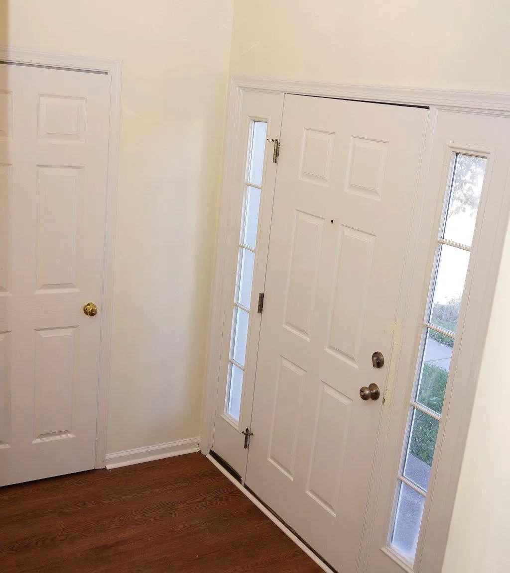 3 bed, 3.5 bath, 1902 sqft, $2,600 — Photo 2