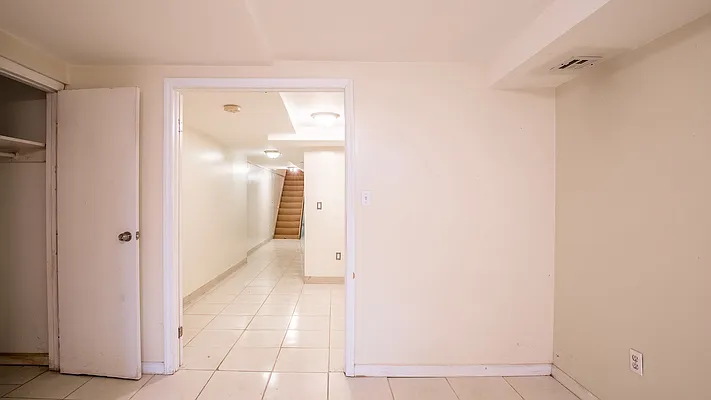 Rented by Nooklyn NYC LLC | media 46