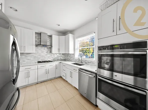 159 Lake Street image 10 of 15