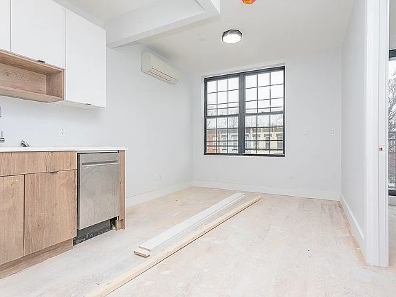 2nd image of 777 Lexington Ave #2F