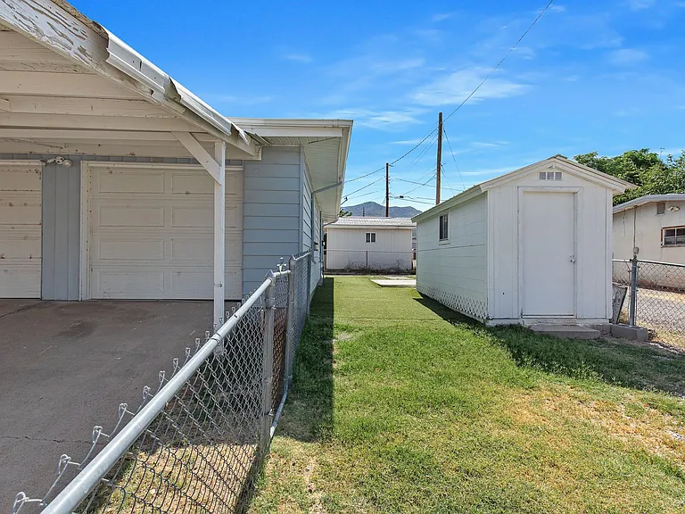 2300 Aspen Dr — Photo 28