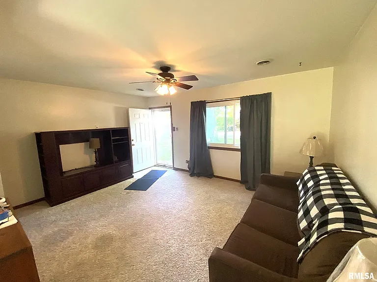 2845 S Hoover Ave — Photo 7