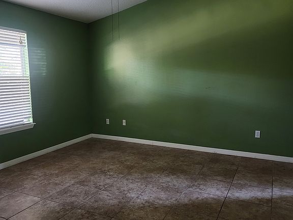4th image of 127 E 9th St