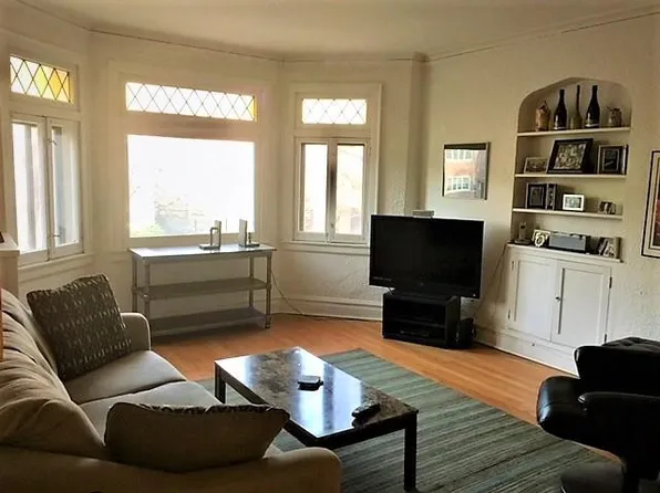2554 W Ardmore Ave #1, Chicago, IL 60659