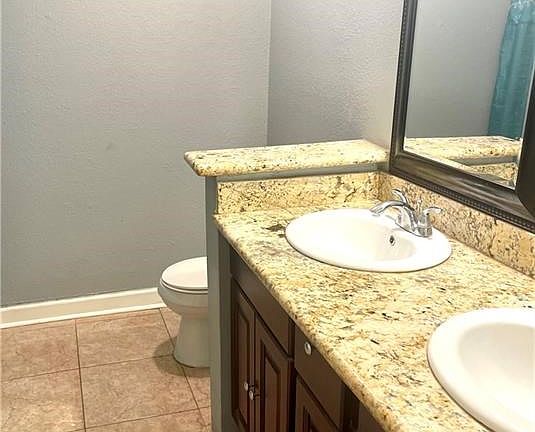 3rd image of 3812 Glenoak Dr