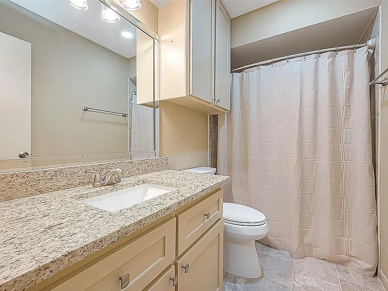 722 Venice St — Photo 22
