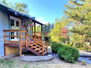 2100 Cloverlawn Dr, Grants Pass, OR 97527
