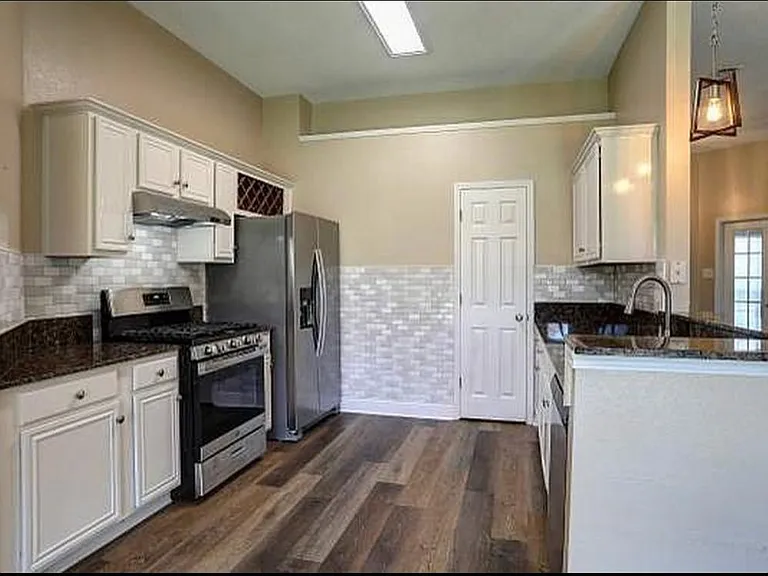 233 Dartmouth Dr — Photo 12