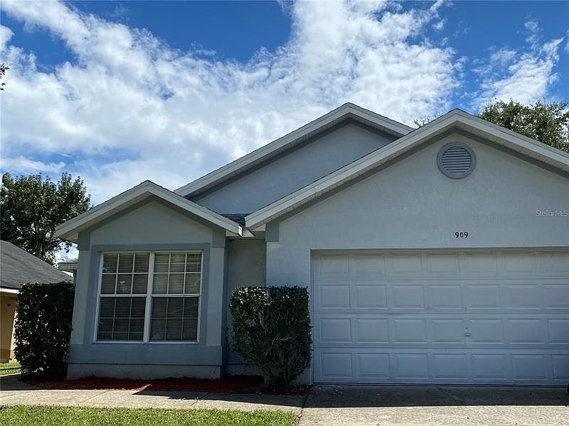 1st image of 909 River Wind Ave