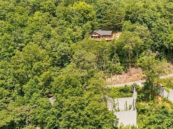4th image of 1732 Bassett Way