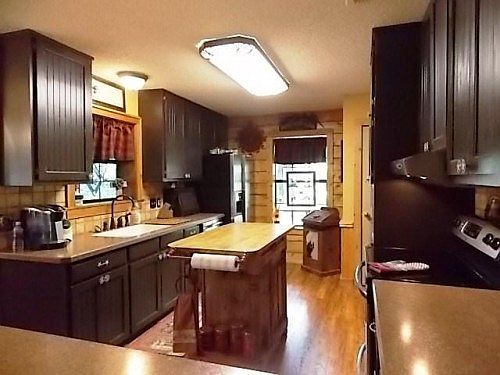 3rd image of 2319 Lakewood Ct