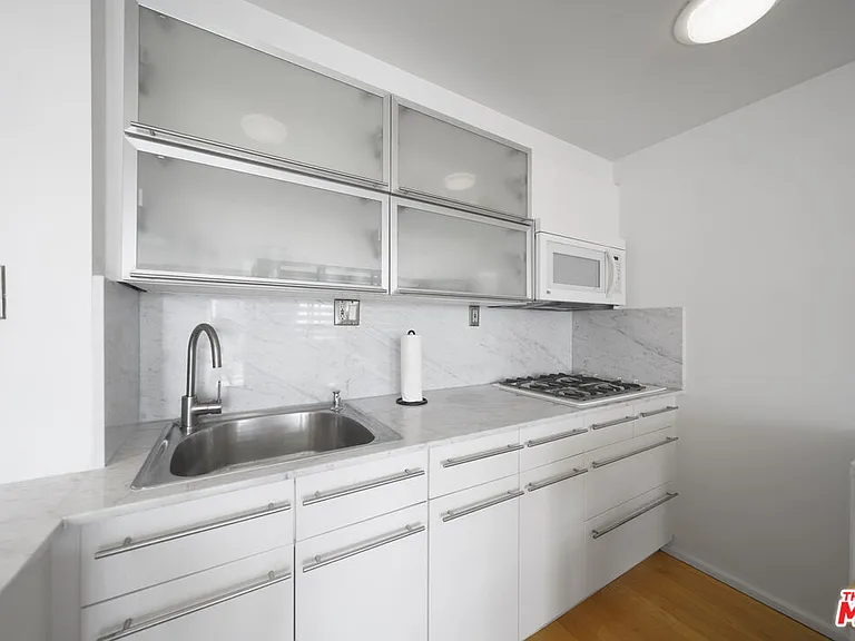 800 W 1st St #2104 — Photo 6