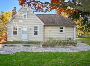 135 Walter Ave, Thornwood, NY 10594