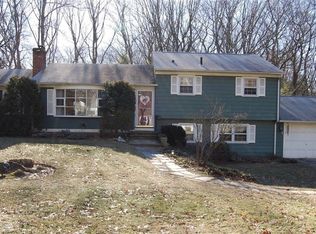 105 Chestnut Dr, East Greenwich, RI 02818