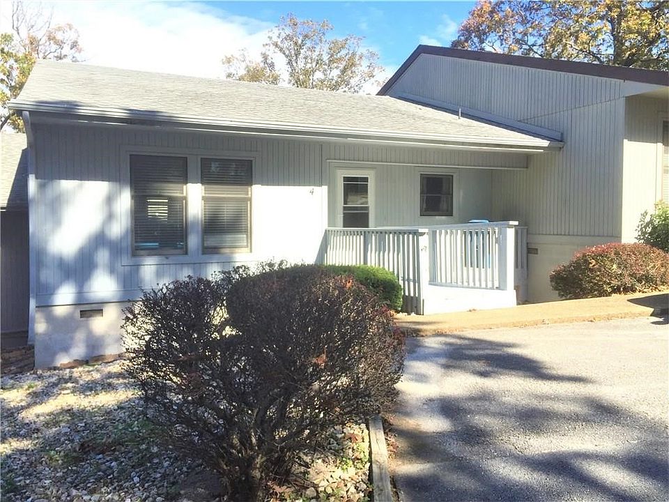 1st image of 4 Mindy Ln
