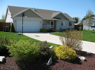 1813 N Corbin Ln, Greenacres, WA 99016