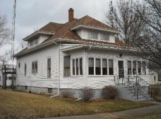 581 W Station St, Saint Anne, IL 60964