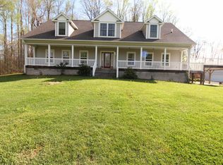 195 Woodland Ln, Fayetteville, WV 25840