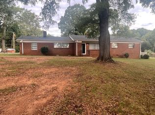 8224 Douglas Dr, Charlotte, NC 28217