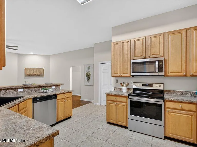 1634 Majestic View Ln — Photo 11