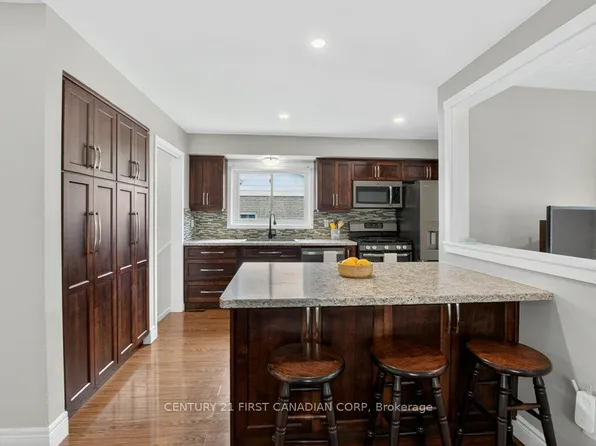 108 Lawrence Ave, Saint Thomas, ON N5R 5G3