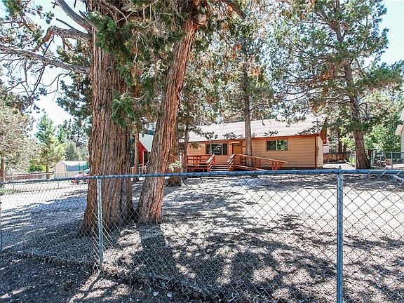 3rd image of 1019 Pine Mountain Dr