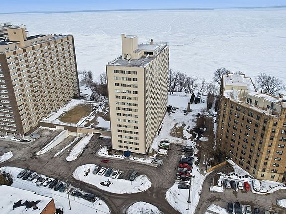 3rd image of 12520 Edgewater Dr APT 1507