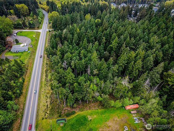 3rd image of 1073 SE Sedgwick Road