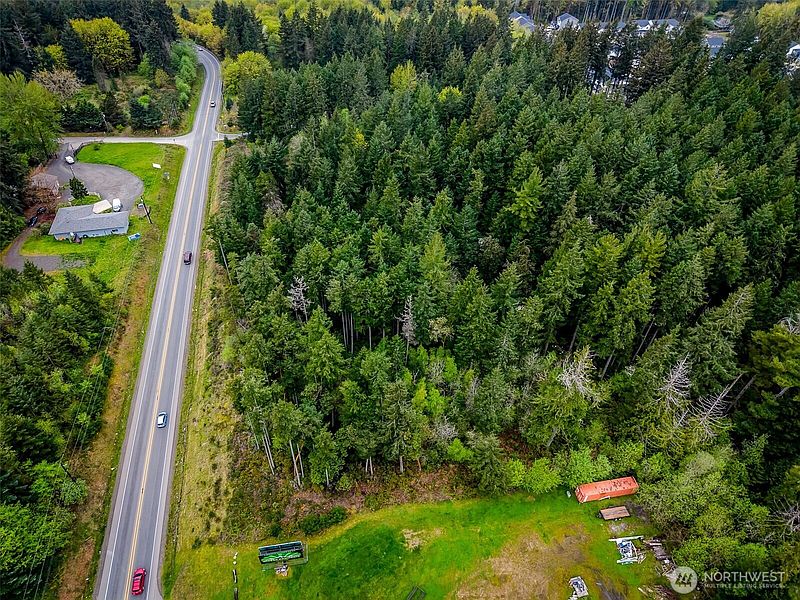 3rd image of 1073 SE Sedgwick Road