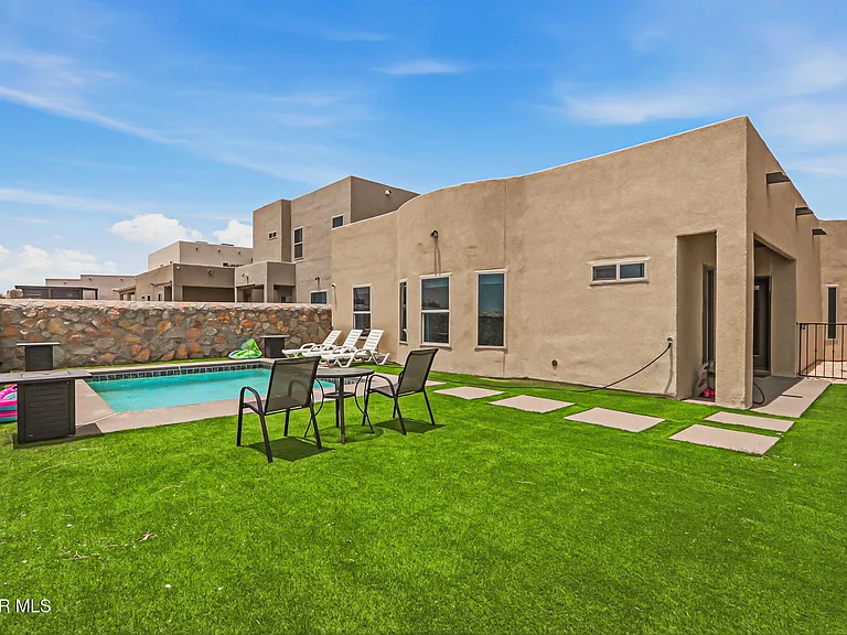 13066 Grantham Ln — Photo 42