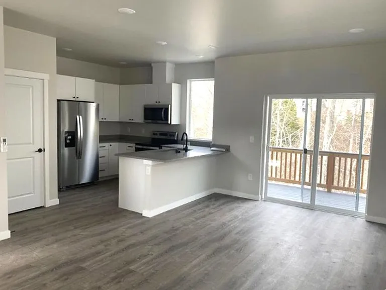 608 Telegraph Rd — Photo 11