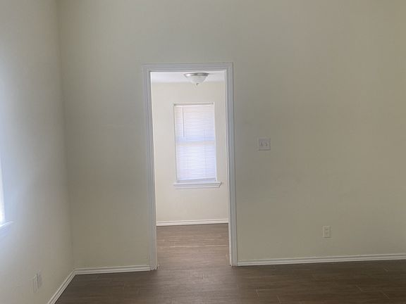 Livingroom/Bedroom view to dining