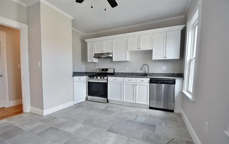 2 bed, 1000 sqft, $2,800 — Photo 1