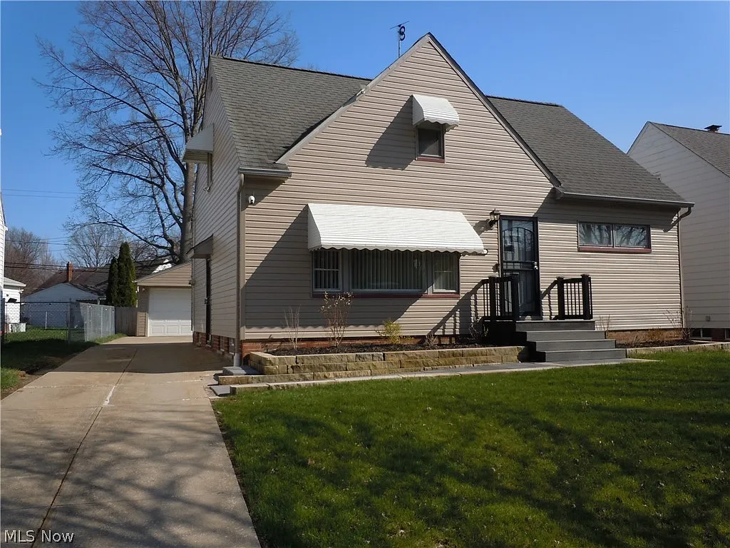 23896 Devoe Ave photo 1