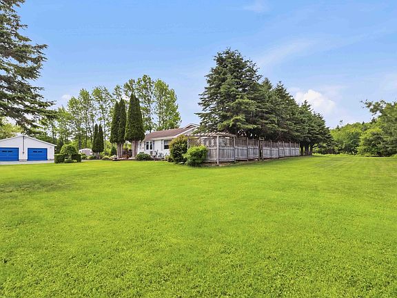 4th image of 1091 Ridge Rd