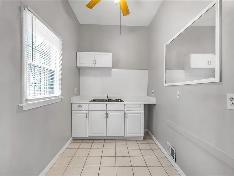 660 Queen St SW #A — Photo 25