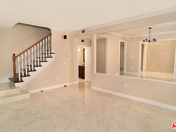 5th image of 11762 Moorpark St Unit F