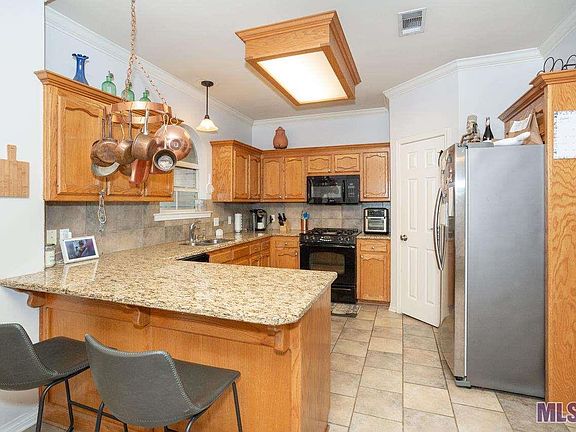 3rd image of 18422 Red Oak Dr