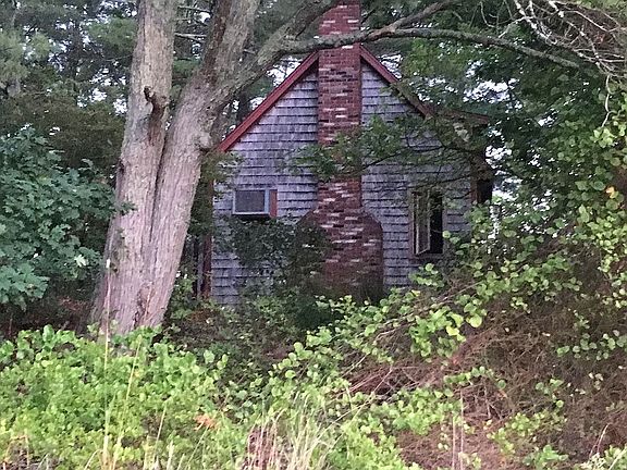 End view of south facing pon