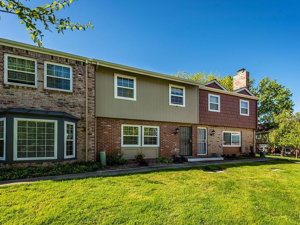 2nd image of 6432 Wexford Cir