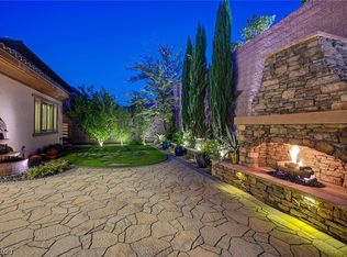 2932 Josephine Dr, Henderson, NV 89044