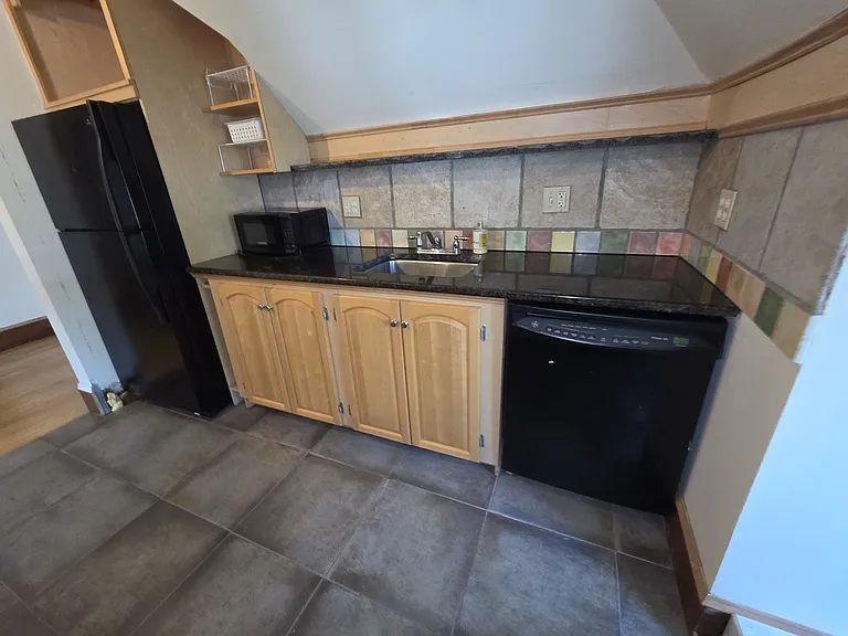 659 Southbridge St #3 — Photo 2