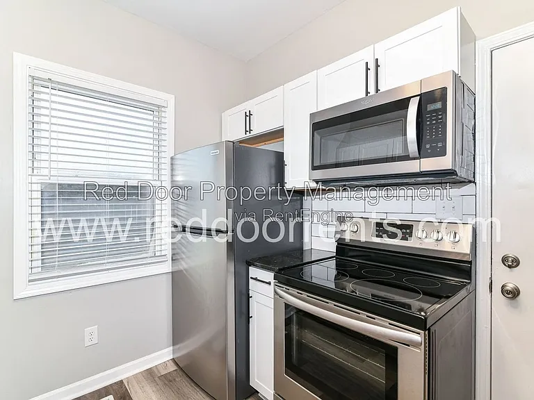 1329 E Market St #2 — Photo 11