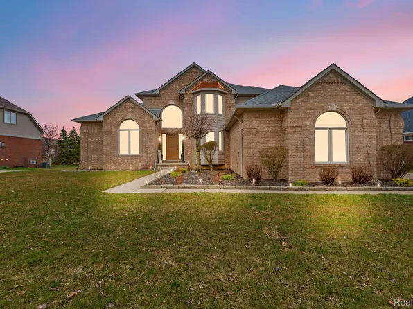 55498 Timbers Edge Dr, Shelby Township, MI 48316